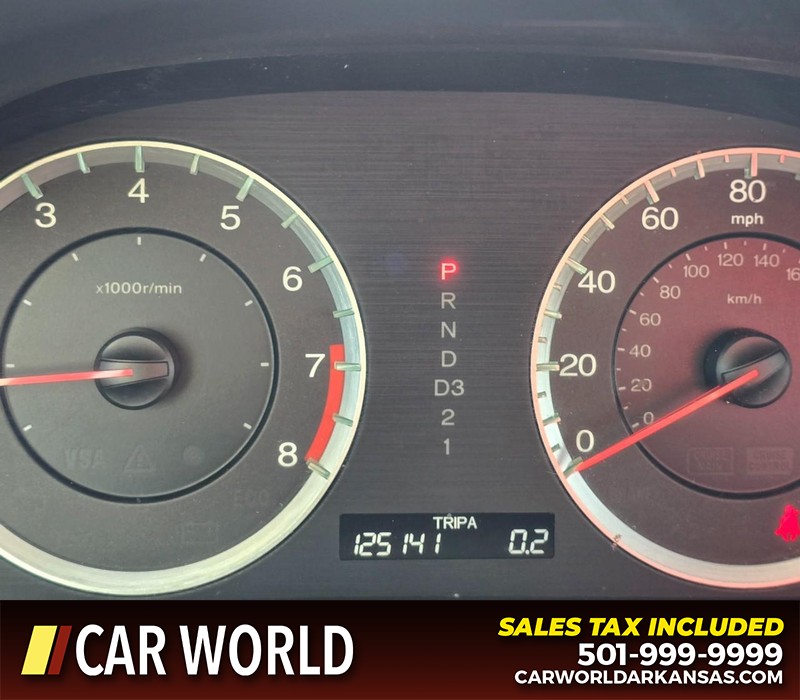 Honda Accord Sedan Vehicle Full-screen Gallery Image 15