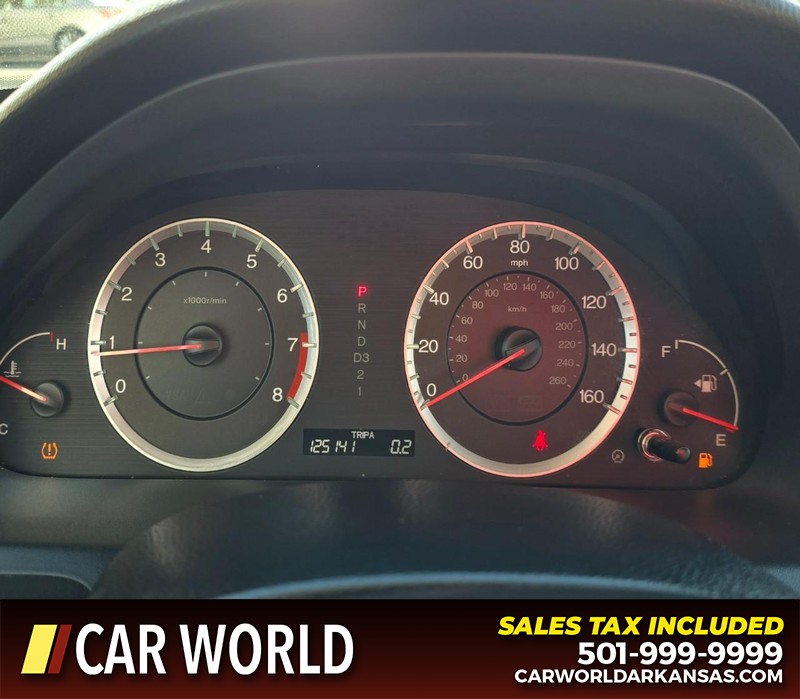 Honda Accord Sedan Vehicle Full-screen Gallery Image 16