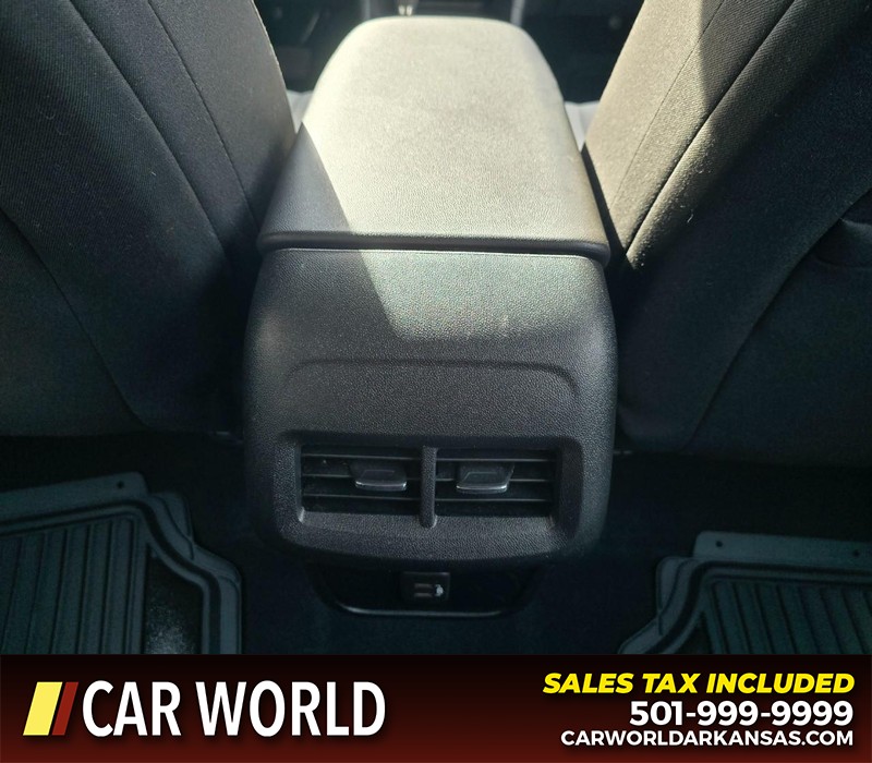 Chevrolet Equinox Vehicle Full-screen Gallery Image 19