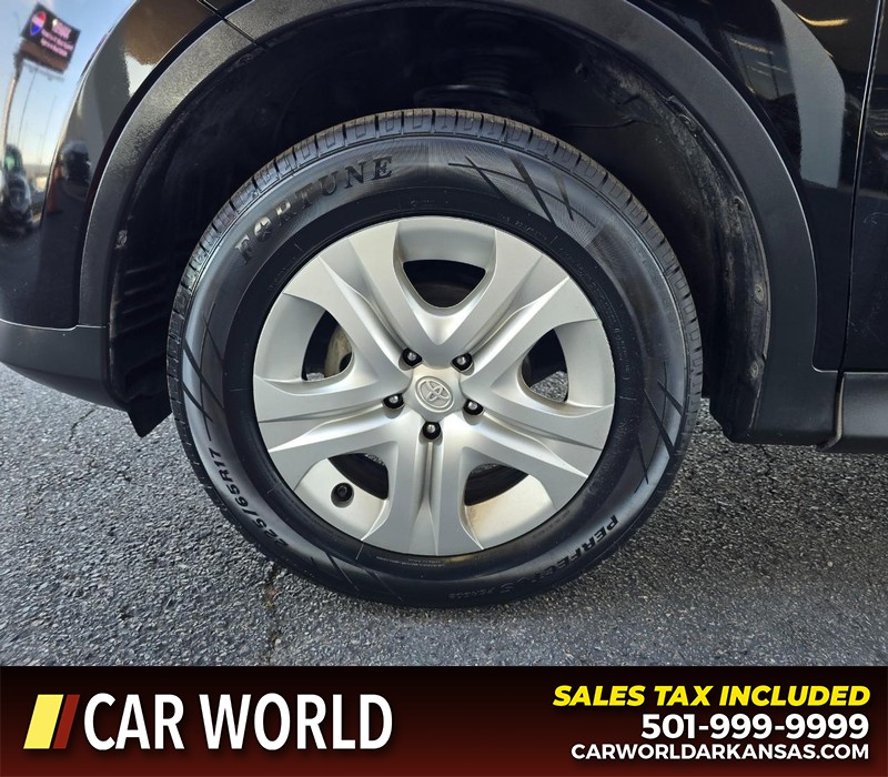 Toyota RAV4 Vehicle Full-screen Gallery Image 6