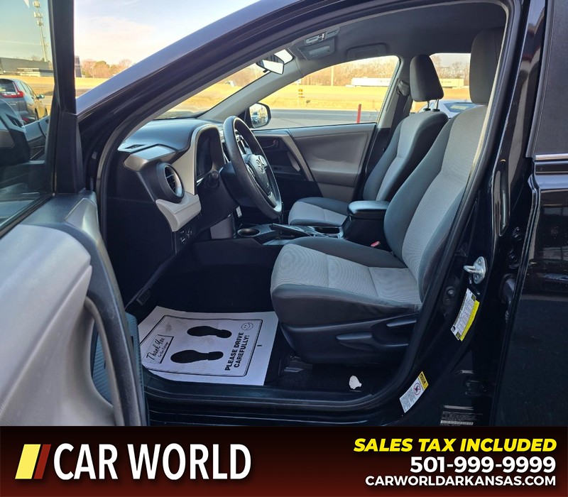 Toyota RAV4 Vehicle Full-screen Gallery Image 8