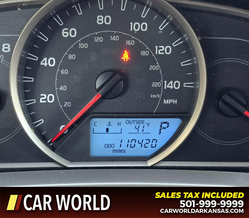 Toyota RAV4 Vehicle Full-screen Gallery Image 17