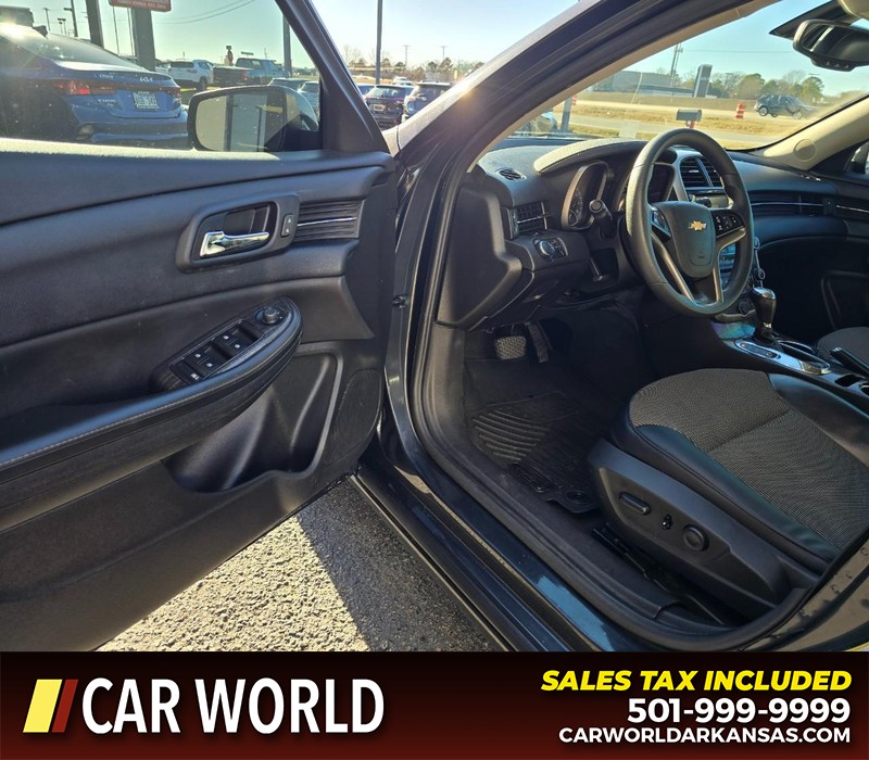 Chevrolet Malibu Vehicle Full-screen Gallery Image 7