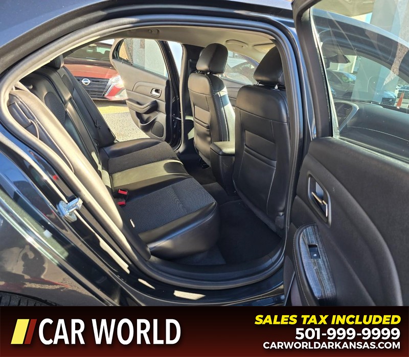 Chevrolet Malibu Vehicle Full-screen Gallery Image 12