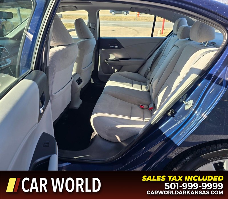 Honda Accord Sedan Vehicle Full-screen Gallery Image 10