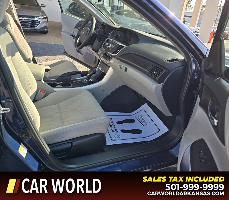 Honda Accord Sedan Vehicle Full-screen Gallery Image 11