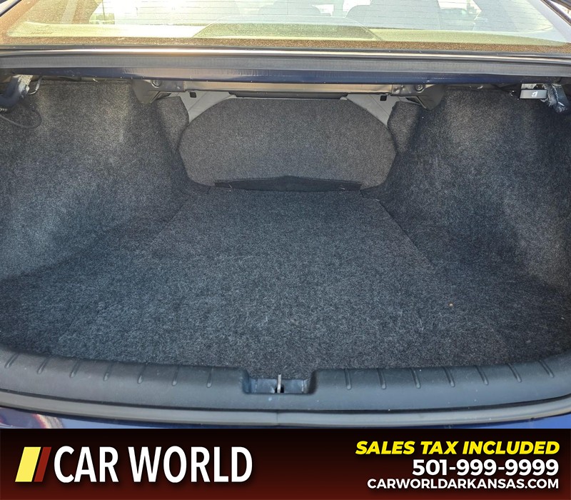 Honda Accord Sedan Vehicle Full-screen Gallery Image 13