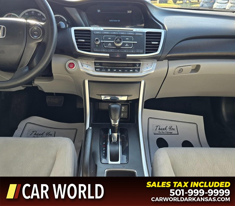 Honda Accord Sedan Vehicle Full-screen Gallery Image 17