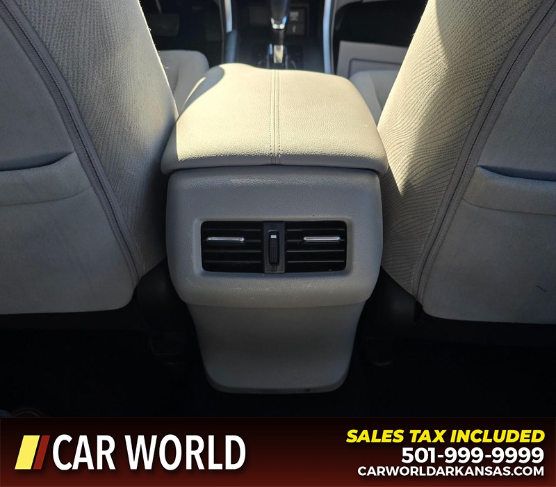 Honda Accord Sedan Vehicle Full-screen Gallery Image 20