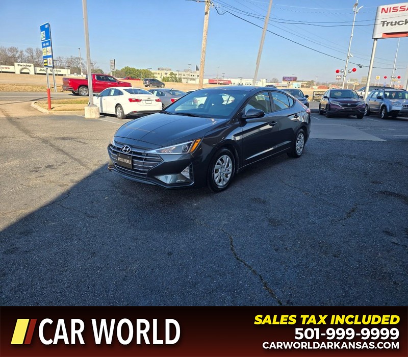 Hyundai Elantra Vehicle Full-screen Gallery Image 3