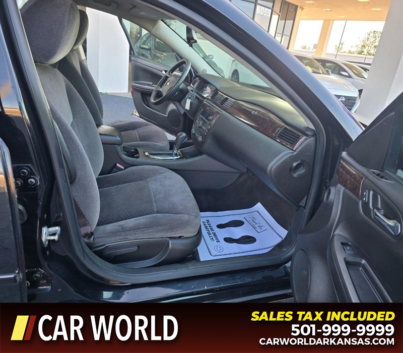 Chevrolet Impala Limited Vehicle Full-screen Gallery Image 11