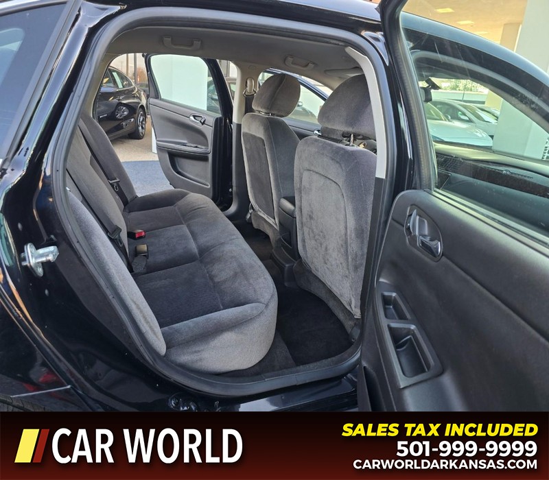 Chevrolet Impala Limited Vehicle Full-screen Gallery Image 12
