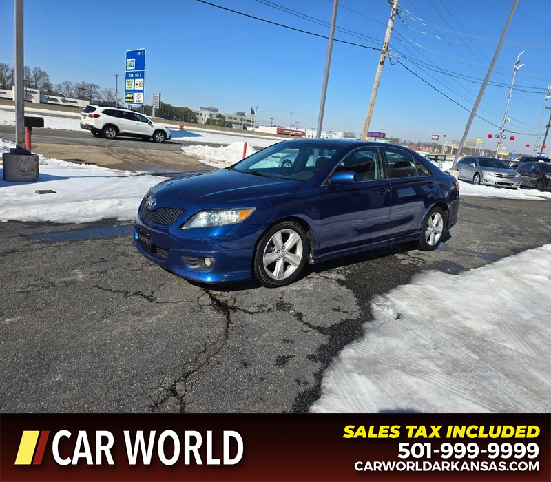 Toyota Camry Vehicle Full-screen Gallery Image 3