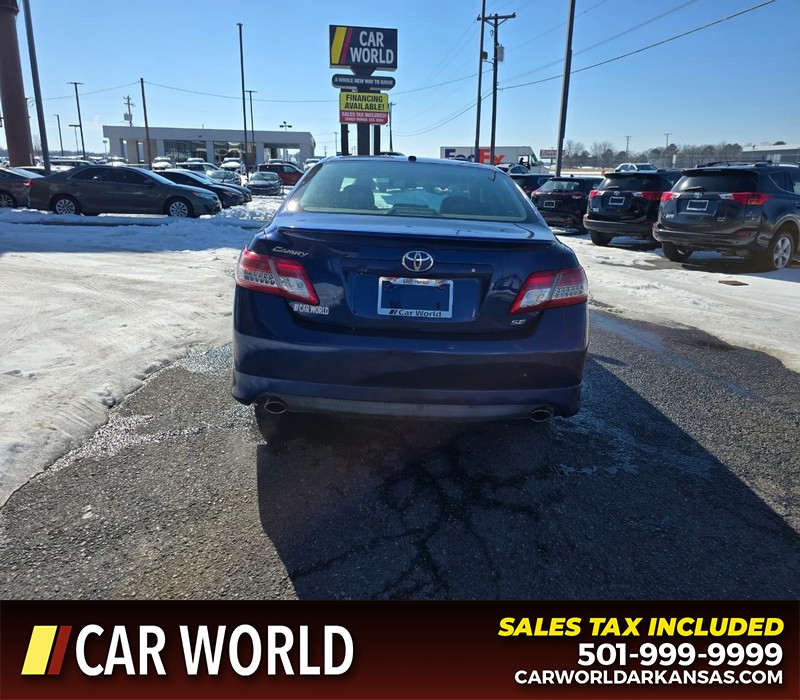 Toyota Camry Vehicle Full-screen Gallery Image 5