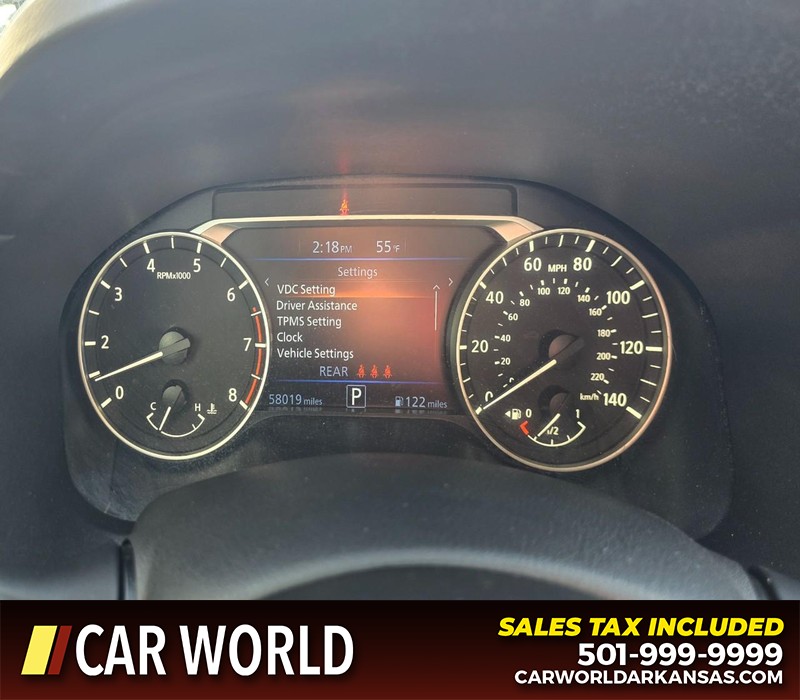 Nissan Altima Vehicle Full-screen Gallery Image 17