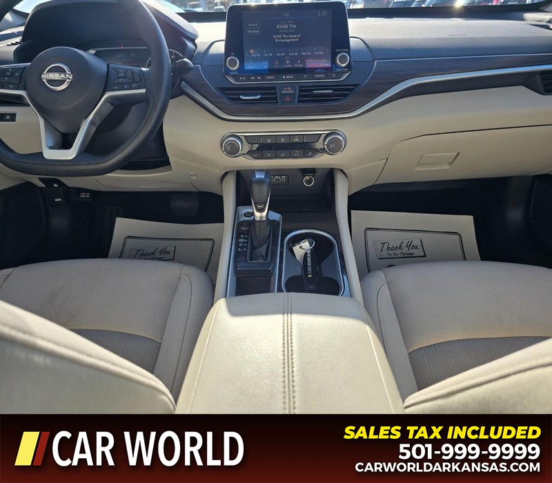 Nissan Altima Vehicle Full-screen Gallery Image 18