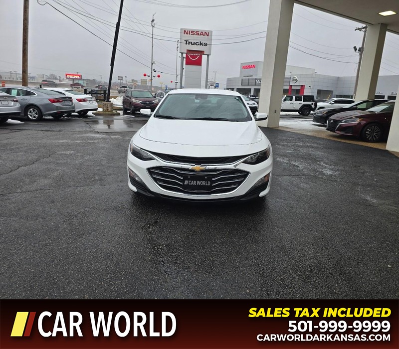 Chevrolet Malibu Vehicle Full-screen Gallery Image 2