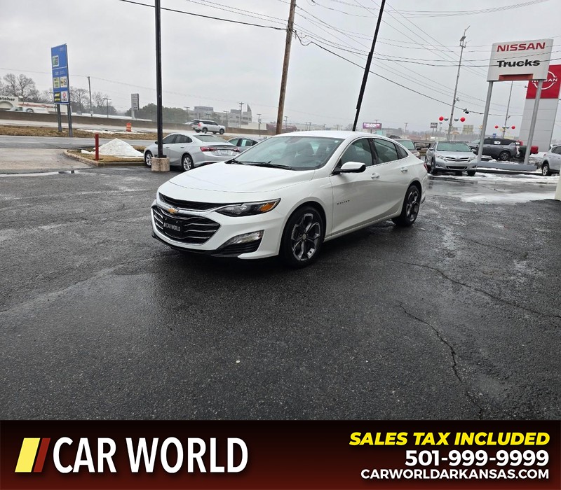 Chevrolet Malibu Vehicle Full-screen Gallery Image 3