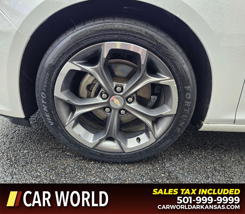 Chevrolet Malibu Vehicle Full-screen Gallery Image 6