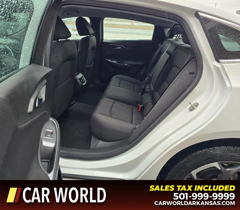 Chevrolet Malibu Vehicle Full-screen Gallery Image 10