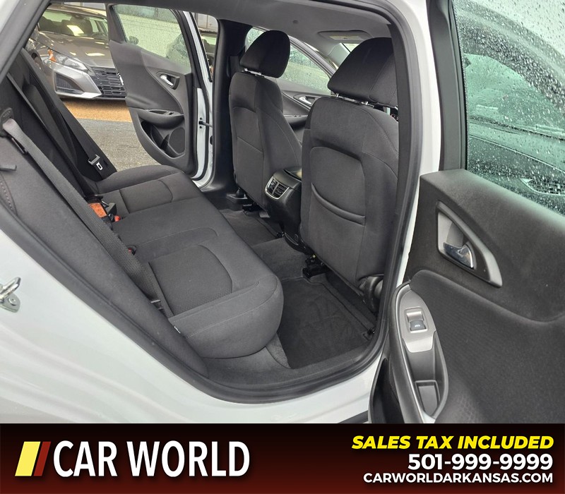 Chevrolet Malibu Vehicle Full-screen Gallery Image 12