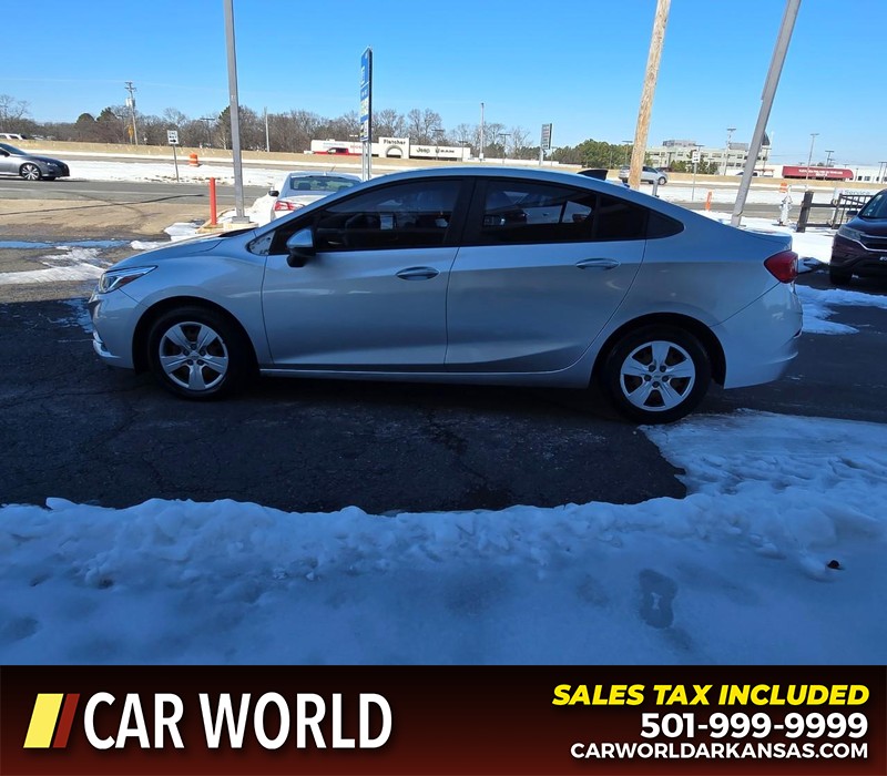 Chevrolet Cruze Vehicle Full-screen Gallery Image 4