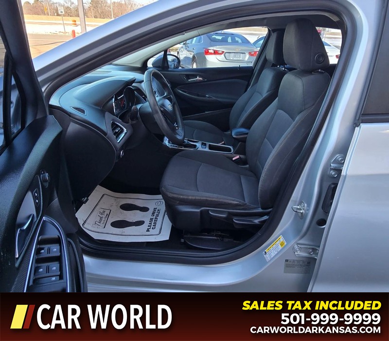 Chevrolet Cruze Vehicle Full-screen Gallery Image 8