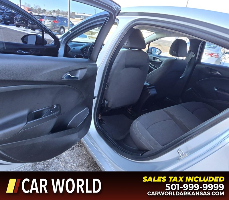 Chevrolet Cruze Vehicle Full-screen Gallery Image 9