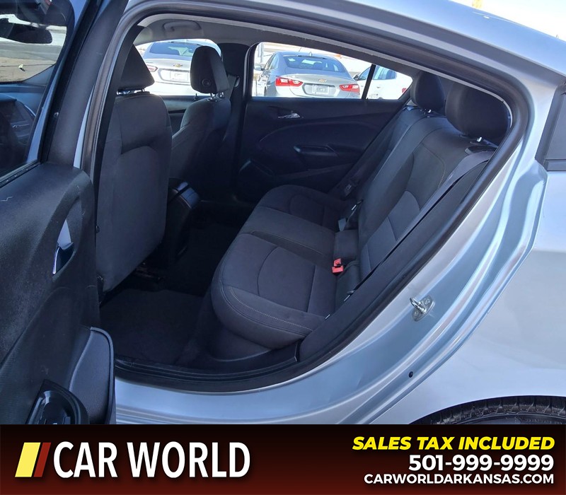 Chevrolet Cruze Vehicle Full-screen Gallery Image 10