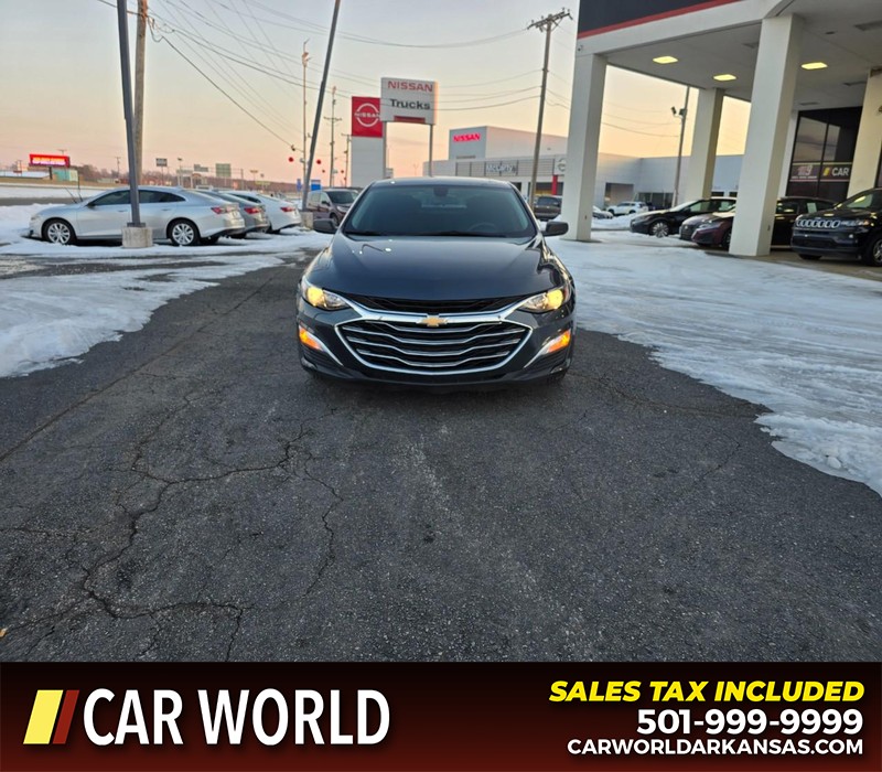 Chevrolet Malibu Vehicle Full-screen Gallery Image 2