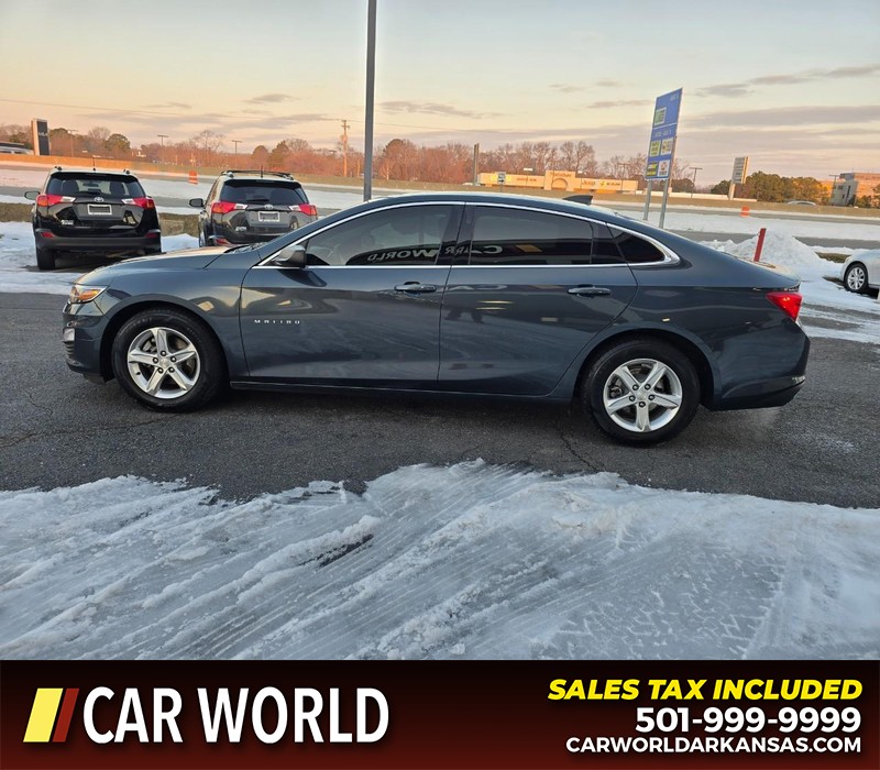 Chevrolet Malibu Vehicle Full-screen Gallery Image 4