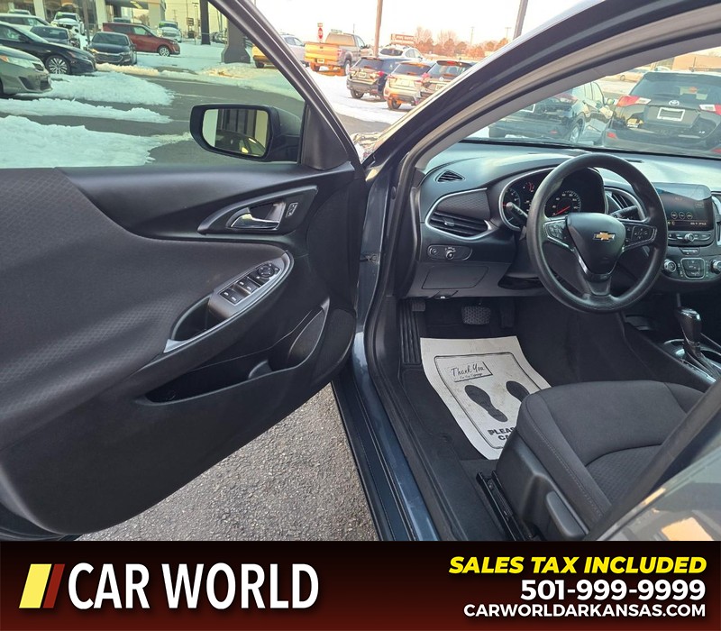 Chevrolet Malibu Vehicle Full-screen Gallery Image 7