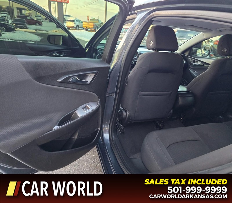 Chevrolet Malibu Vehicle Full-screen Gallery Image 9