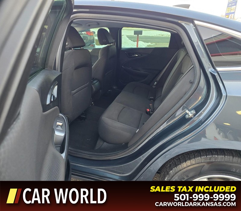 Chevrolet Malibu Vehicle Full-screen Gallery Image 10
