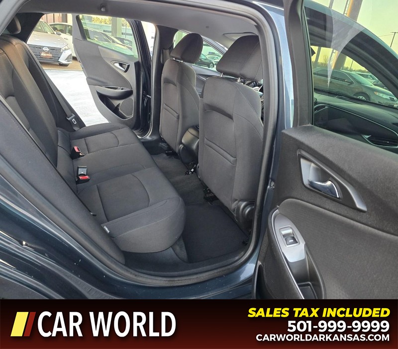 Chevrolet Malibu Vehicle Full-screen Gallery Image 12