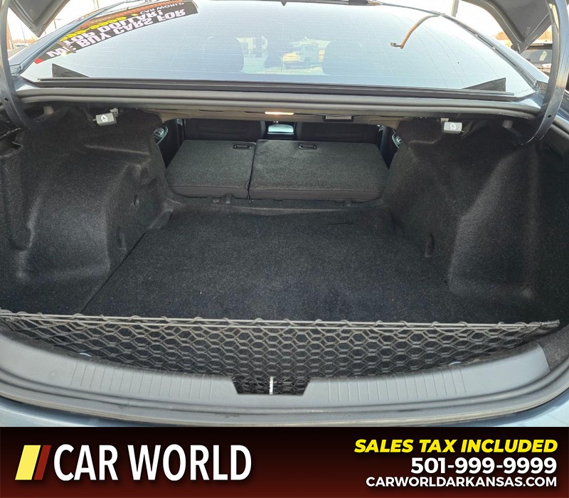 Chevrolet Malibu Vehicle Full-screen Gallery Image 14