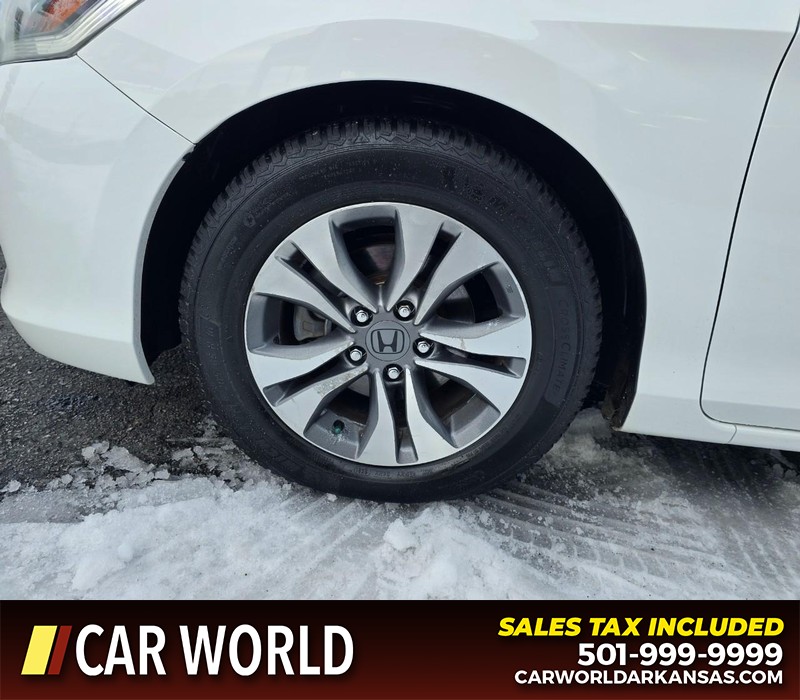 Honda Accord Sedan Vehicle Full-screen Gallery Image 6