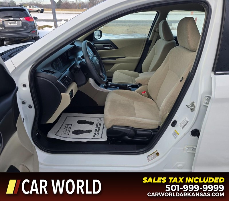 Honda Accord Sedan Vehicle Full-screen Gallery Image 8