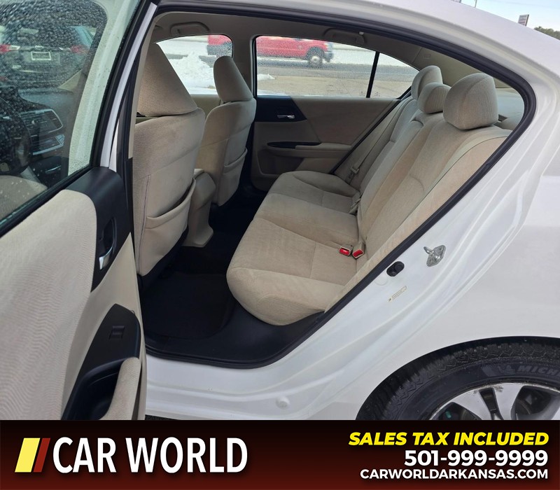 Honda Accord Sedan Vehicle Full-screen Gallery Image 10