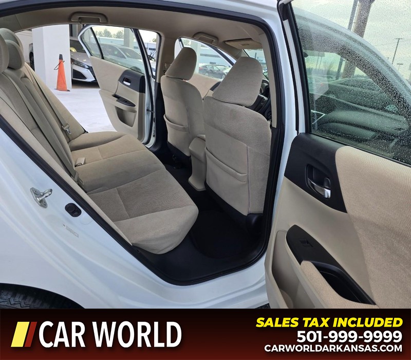 Honda Accord Sedan Vehicle Full-screen Gallery Image 12