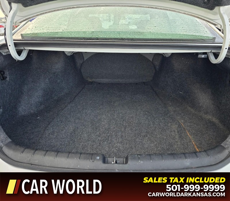 Honda Accord Sedan Vehicle Full-screen Gallery Image 13