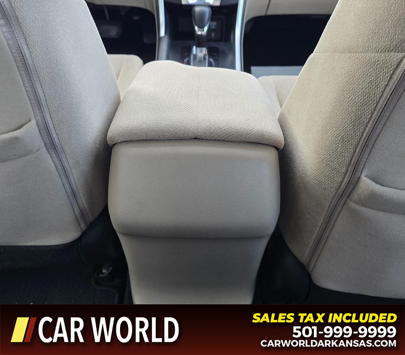 Honda Accord Sedan Vehicle Full-screen Gallery Image 19