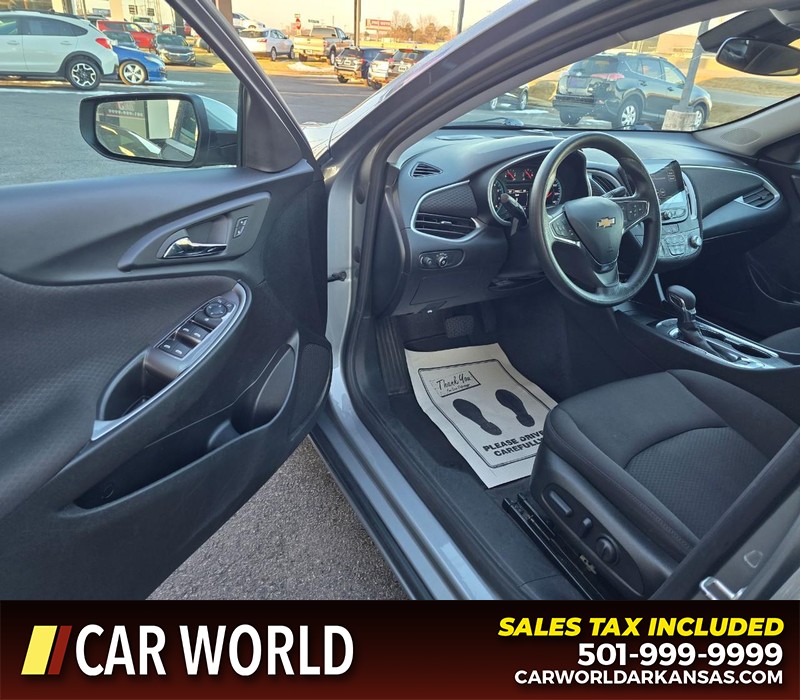 Chevrolet Malibu Vehicle Full-screen Gallery Image 7