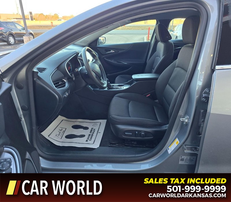 Chevrolet Malibu Vehicle Full-screen Gallery Image 8