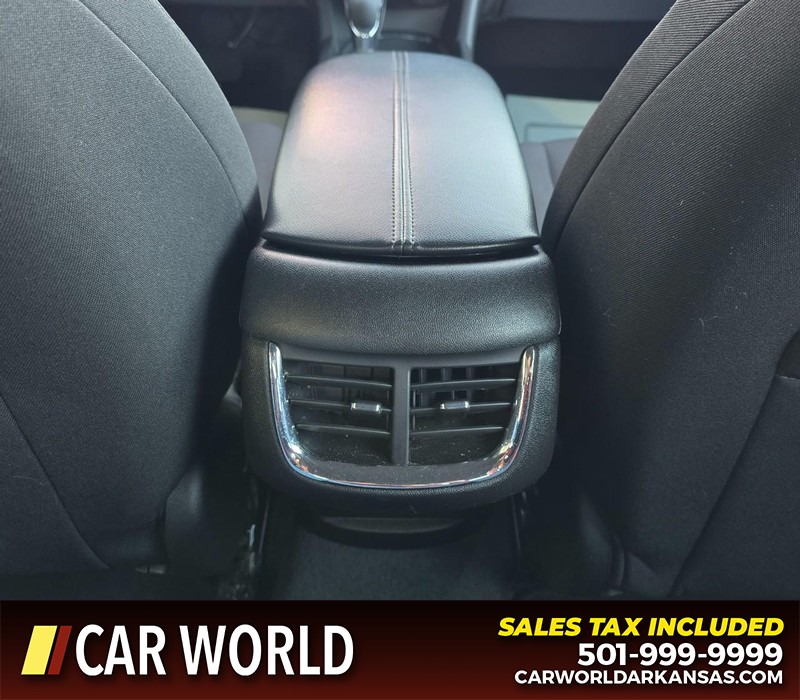 Chevrolet Malibu Vehicle Full-screen Gallery Image 19