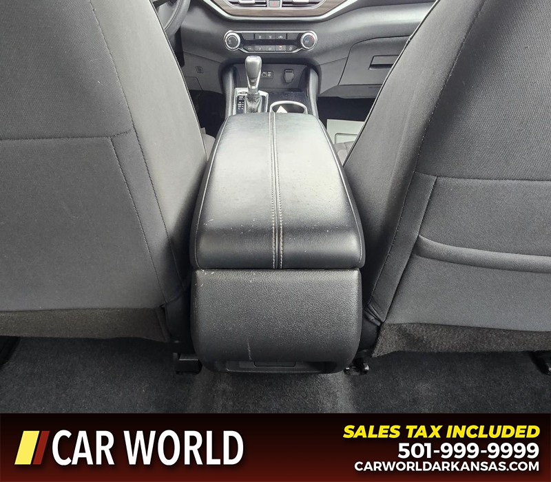 Nissan Altima Vehicle Full-screen Gallery Image 19