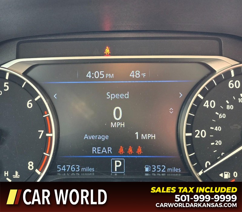 Nissan Altima Vehicle Full-screen Gallery Image 16