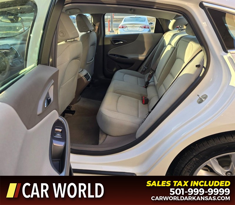 Chevrolet Malibu Vehicle Full-screen Gallery Image 10