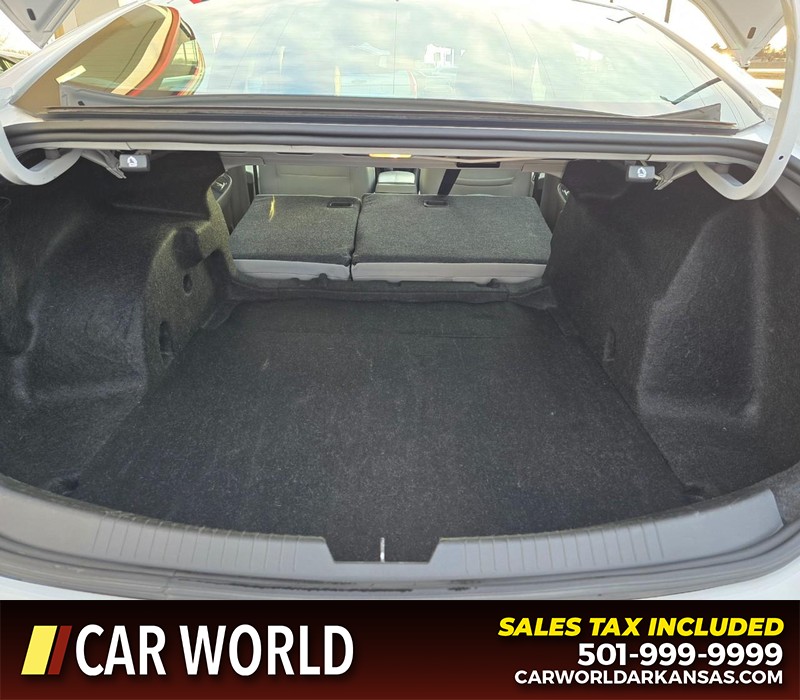 Chevrolet Malibu Vehicle Full-screen Gallery Image 14