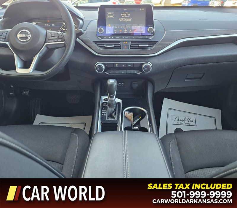 Nissan Altima Vehicle Full-screen Gallery Image 18